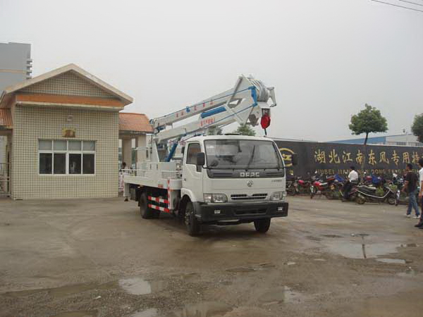 東風(fēng)多利卡消防車(chē)帶升降車(chē)平臺(tái)